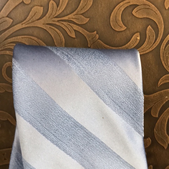Michael Kors Blue Silk Tie - Picture 6 of 9